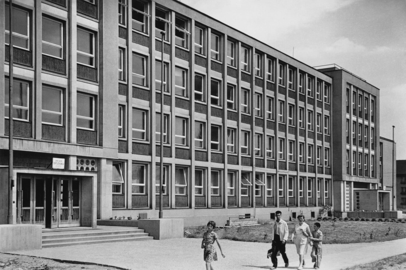 POHLEDOS Pohlednice Pohled Panelák Paneláky Sídliště Kladno 9. Května Základní Škola